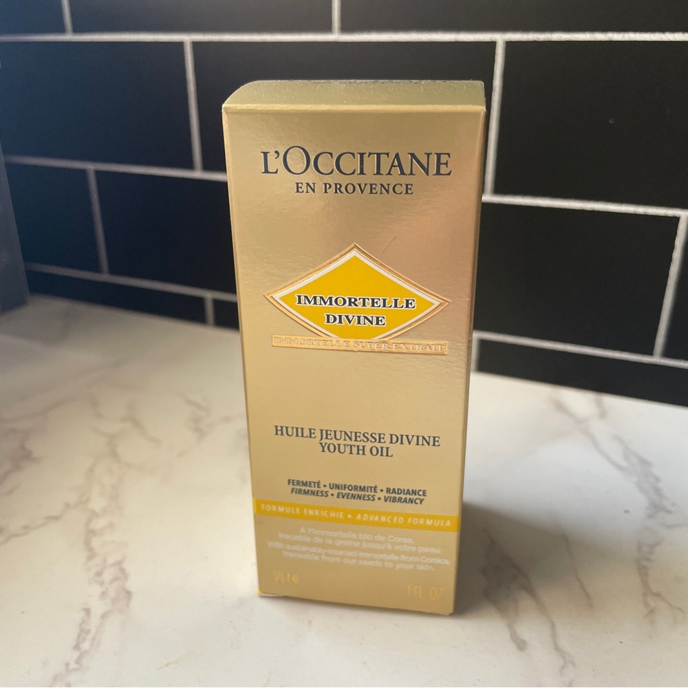L'OCCITANE Immortelle Divine Youth Oil in Gold Packaging
